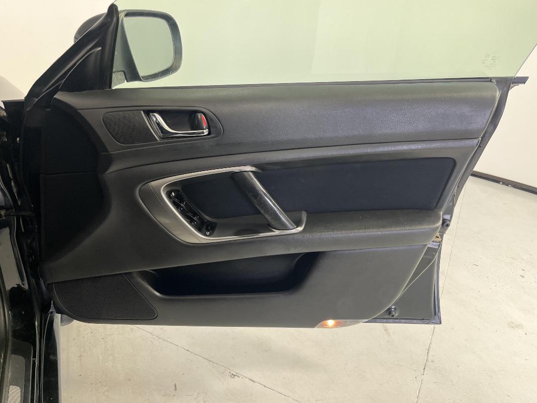 Photo '15' of Subaru Legacy