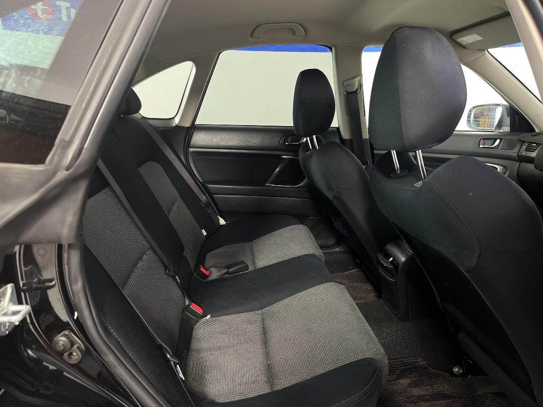 Photo '20' of Subaru Legacy