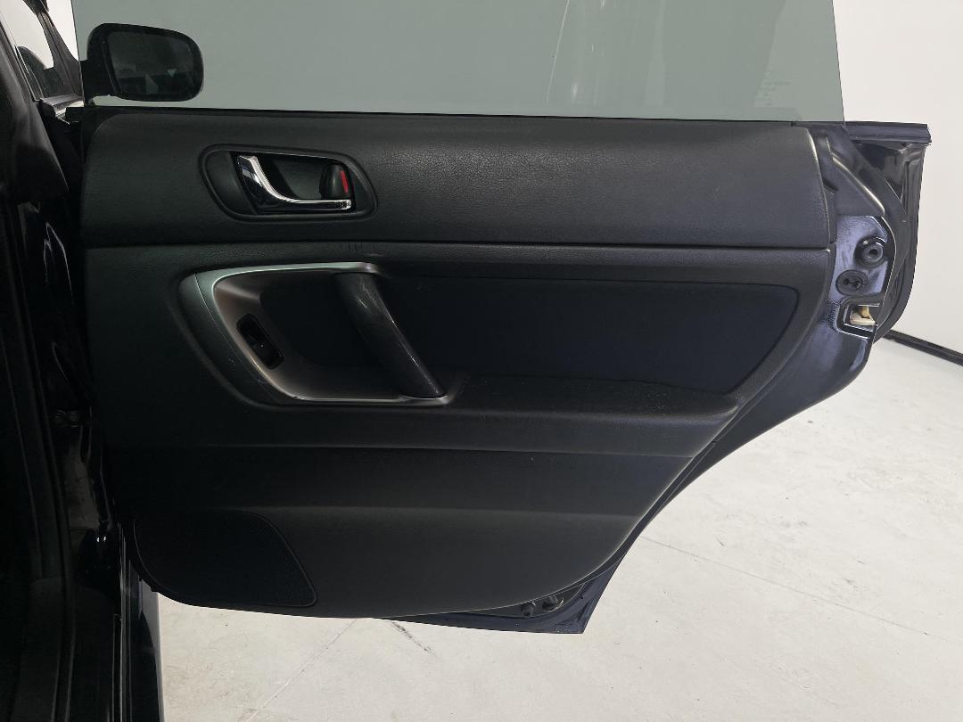 Photo '19' of Subaru Legacy