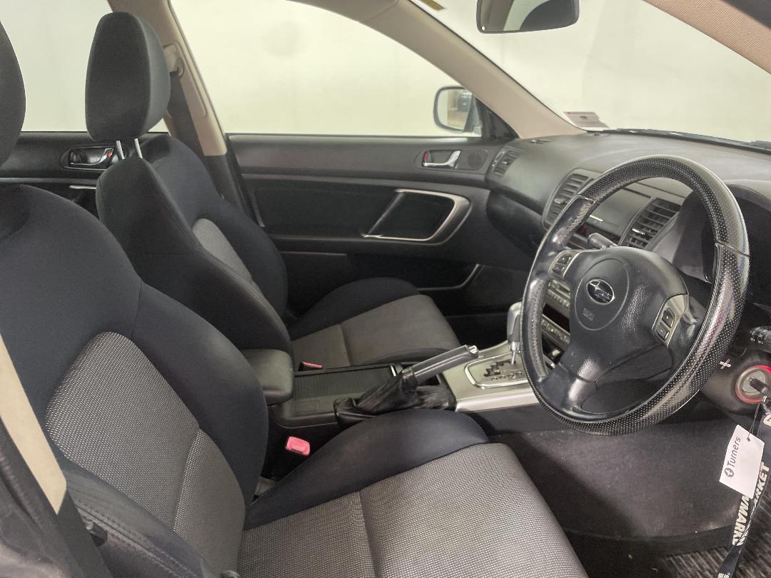 Photo '16' of Subaru Legacy