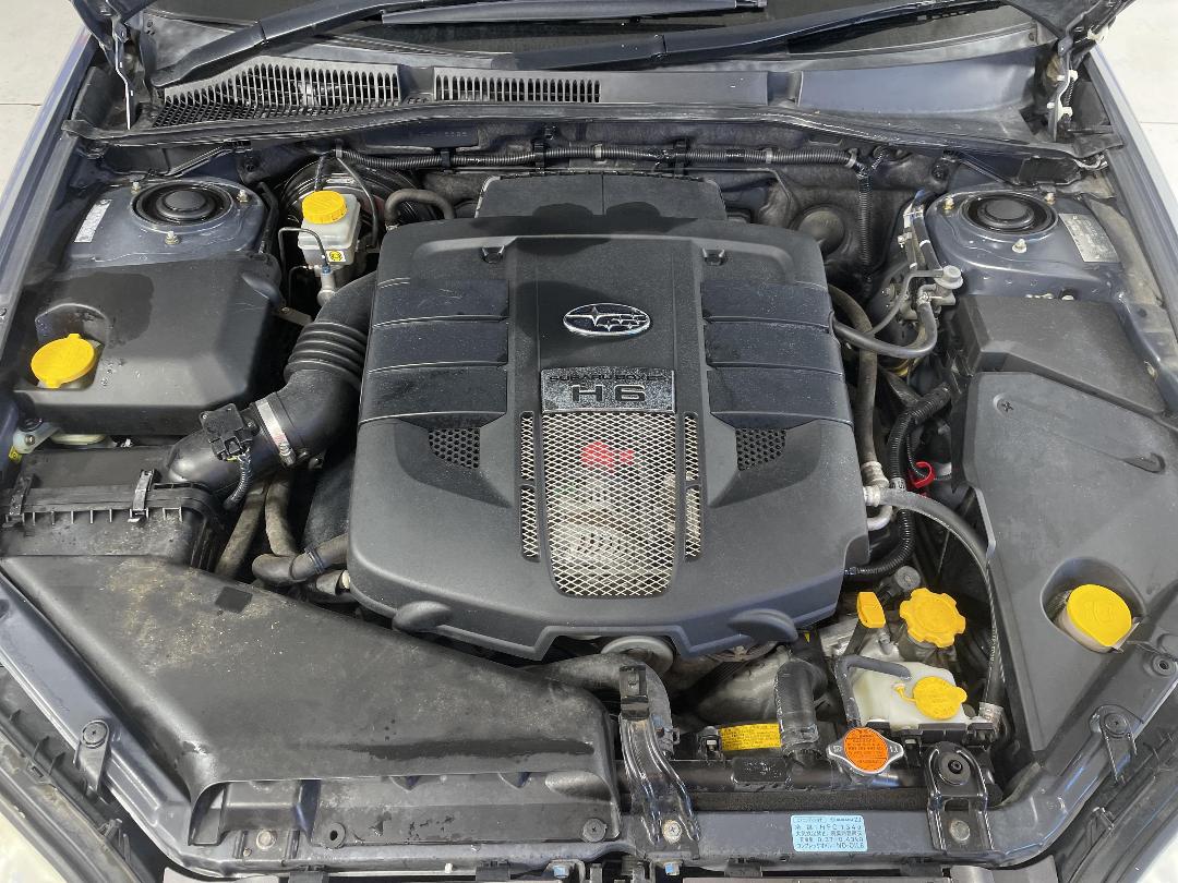 Photo '13' of Subaru Legacy