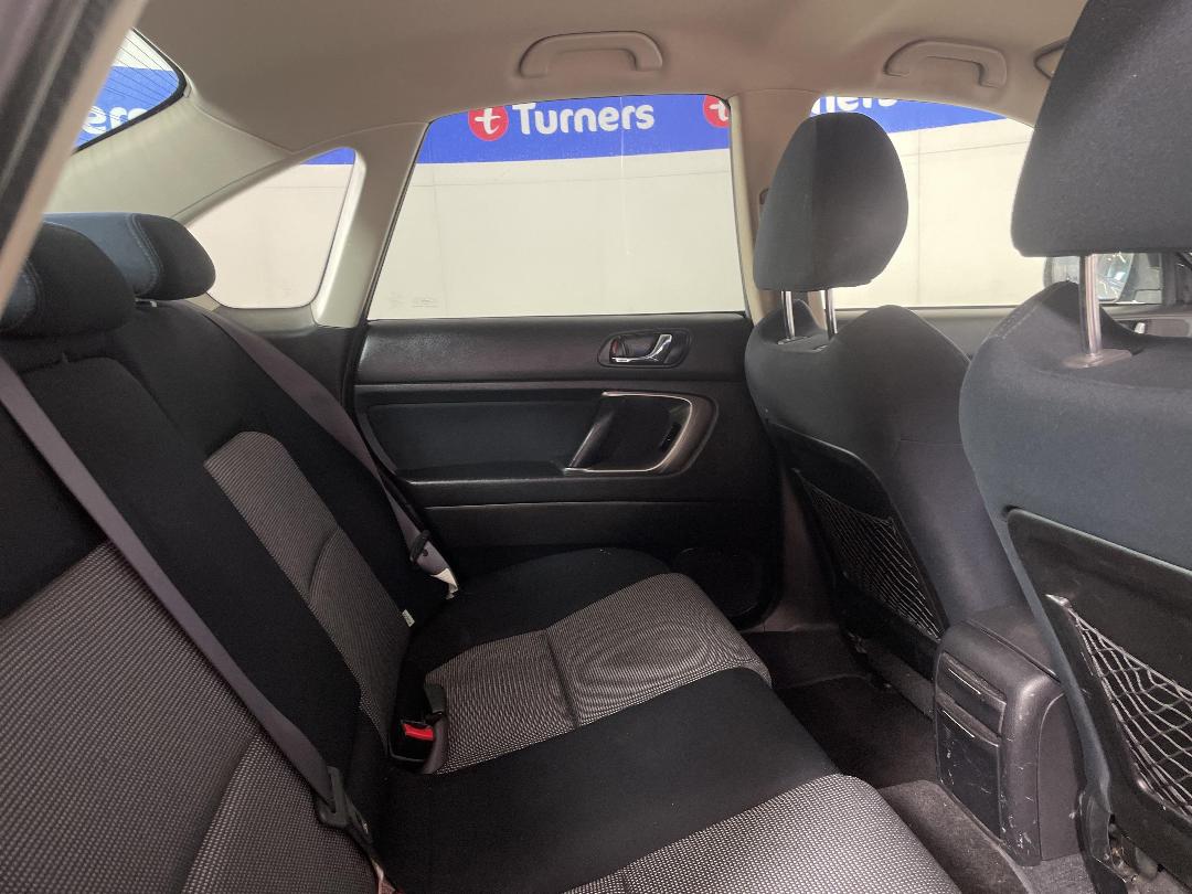 Photo '20' of Subaru Legacy