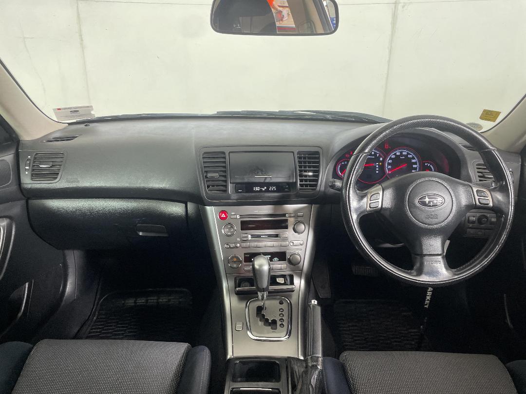 Photo '17' of Subaru Legacy