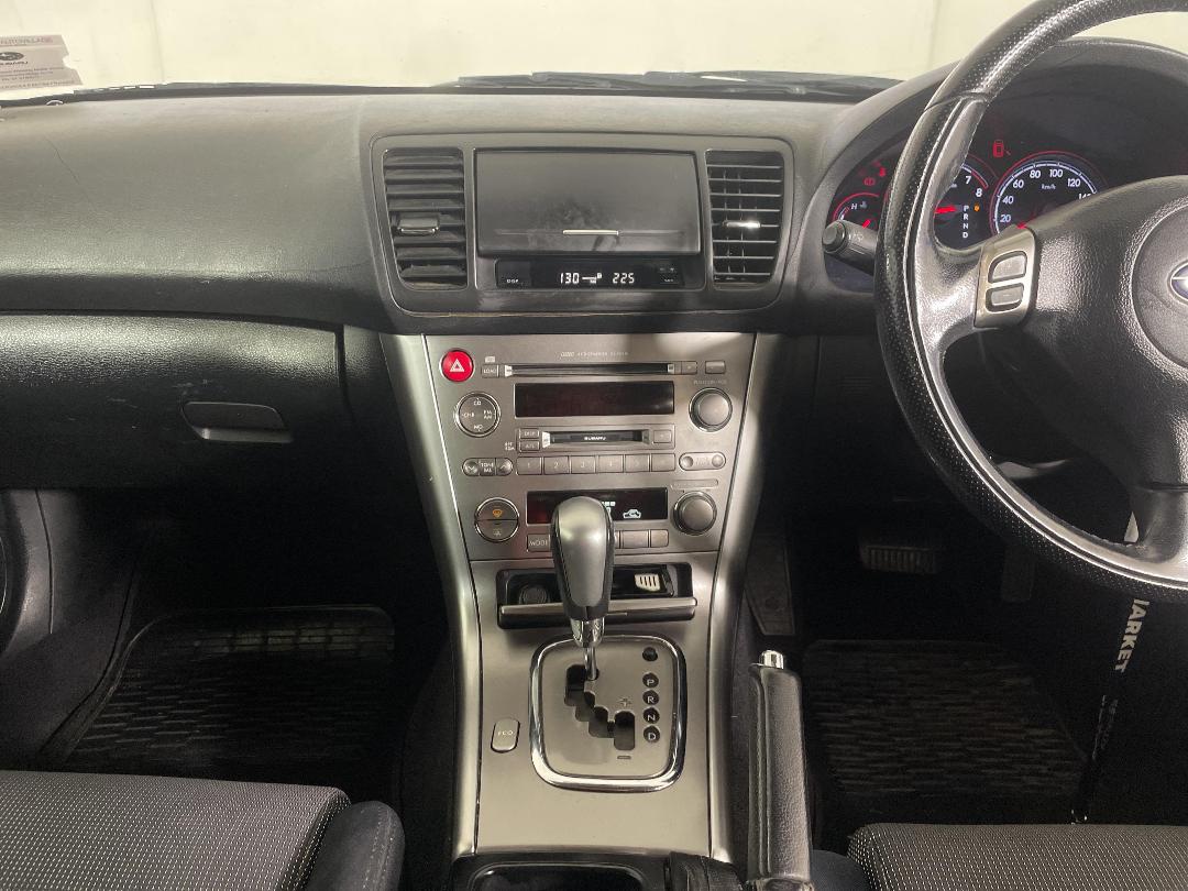 Photo '18' of Subaru Legacy