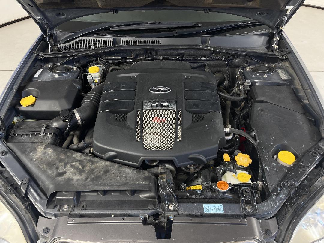 Photo '11' of Subaru Legacy