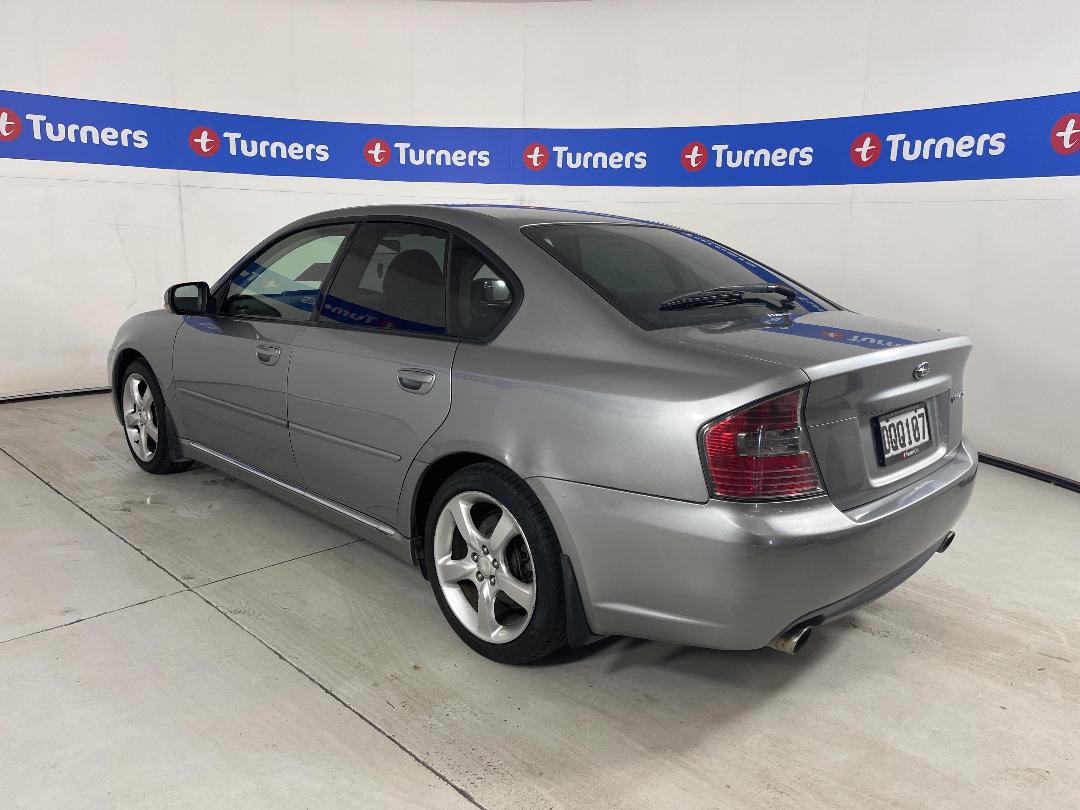 Photo '4' of Subaru Legacy