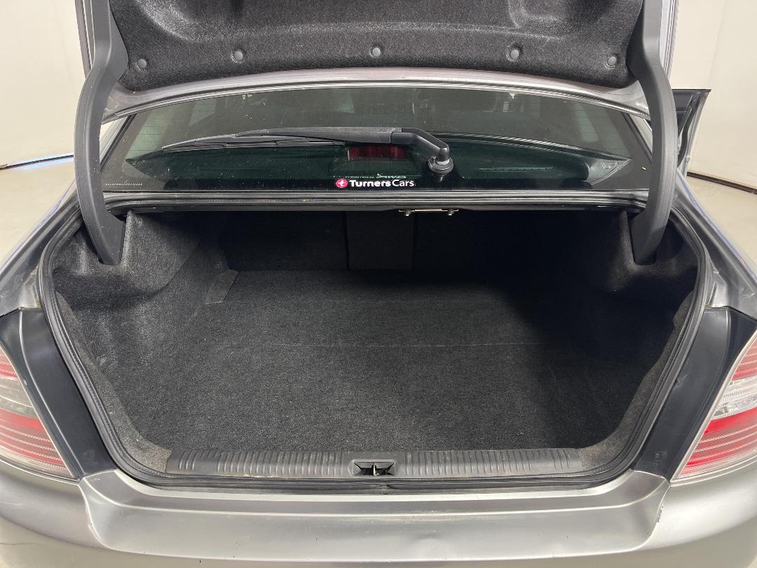 Photo '12' of Subaru Legacy