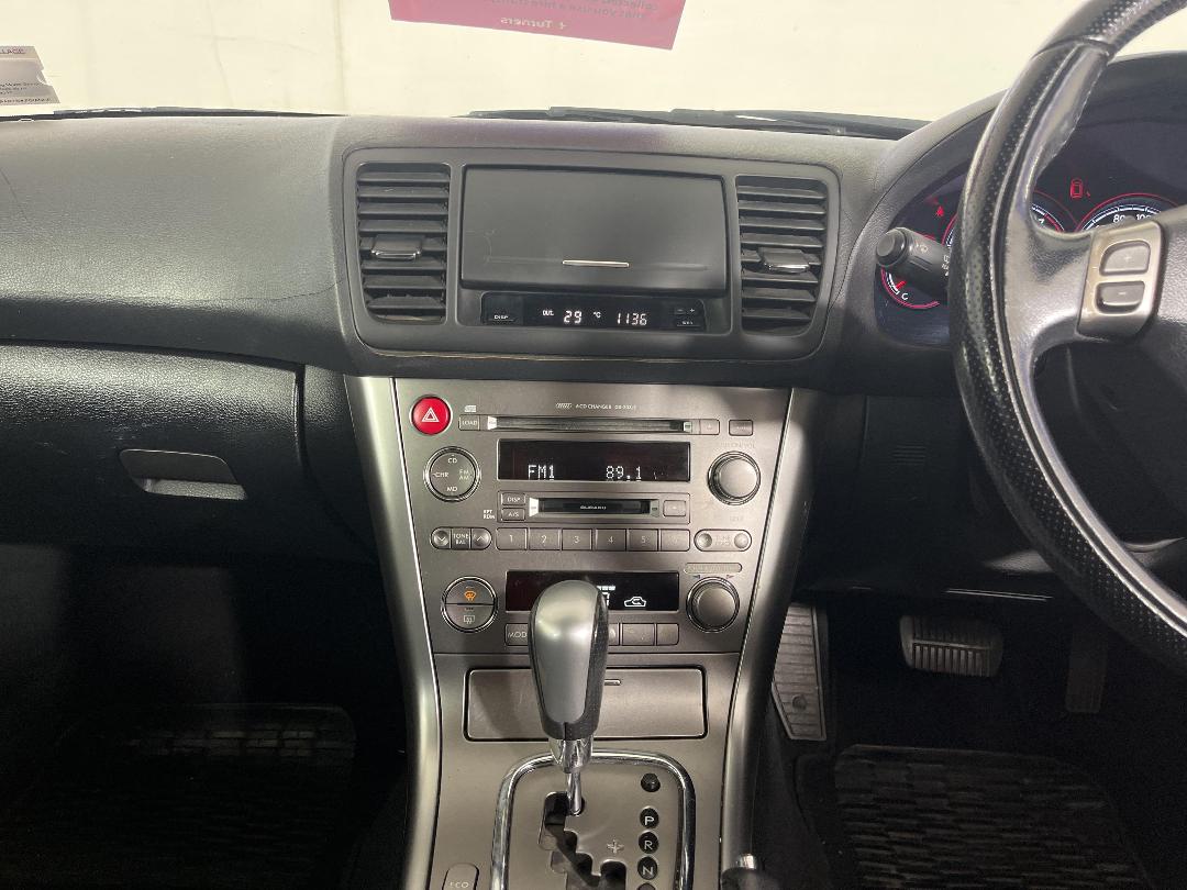 Photo '16' of Subaru Legacy