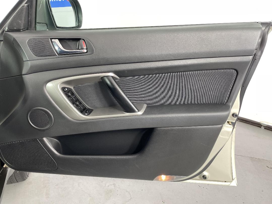 Photo '15' of Subaru Legacy Photo '15' of Subaru Legacy