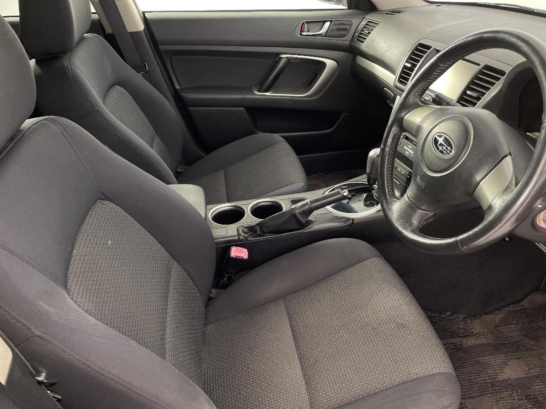 Photo '16' of Subaru Legacy