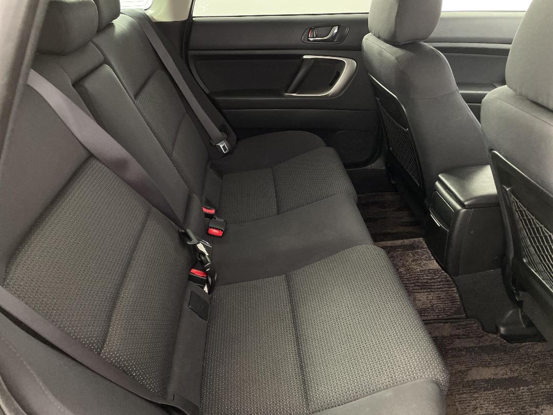 Photo '20' of Subaru Legacy