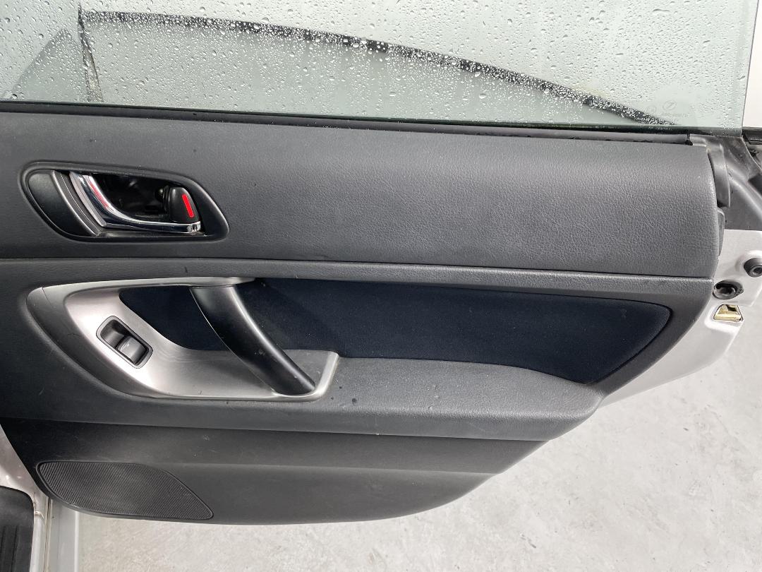 Photo '19' of Subaru Legacy