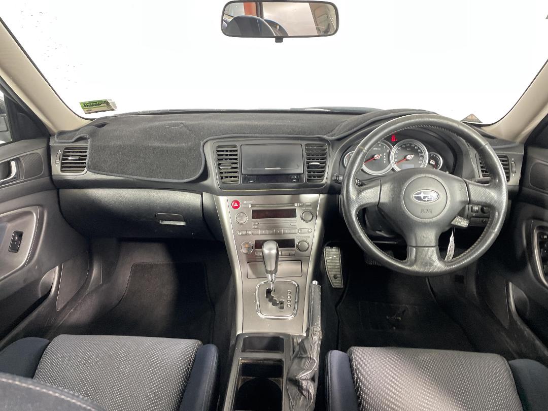 Photo '17' of Subaru Legacy