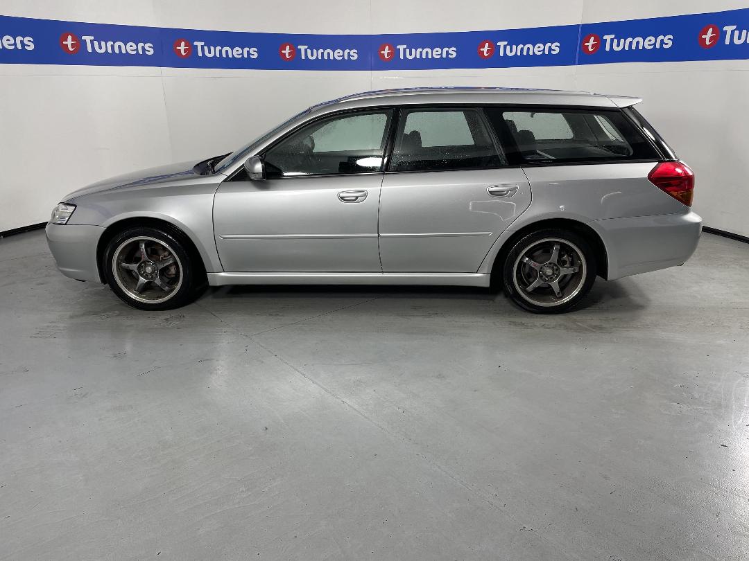 Photo '24' of Subaru Legacy