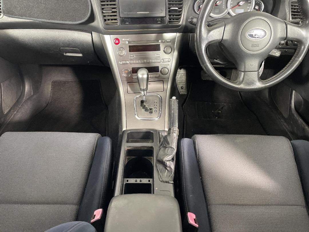 Photo '18' of Subaru Legacy