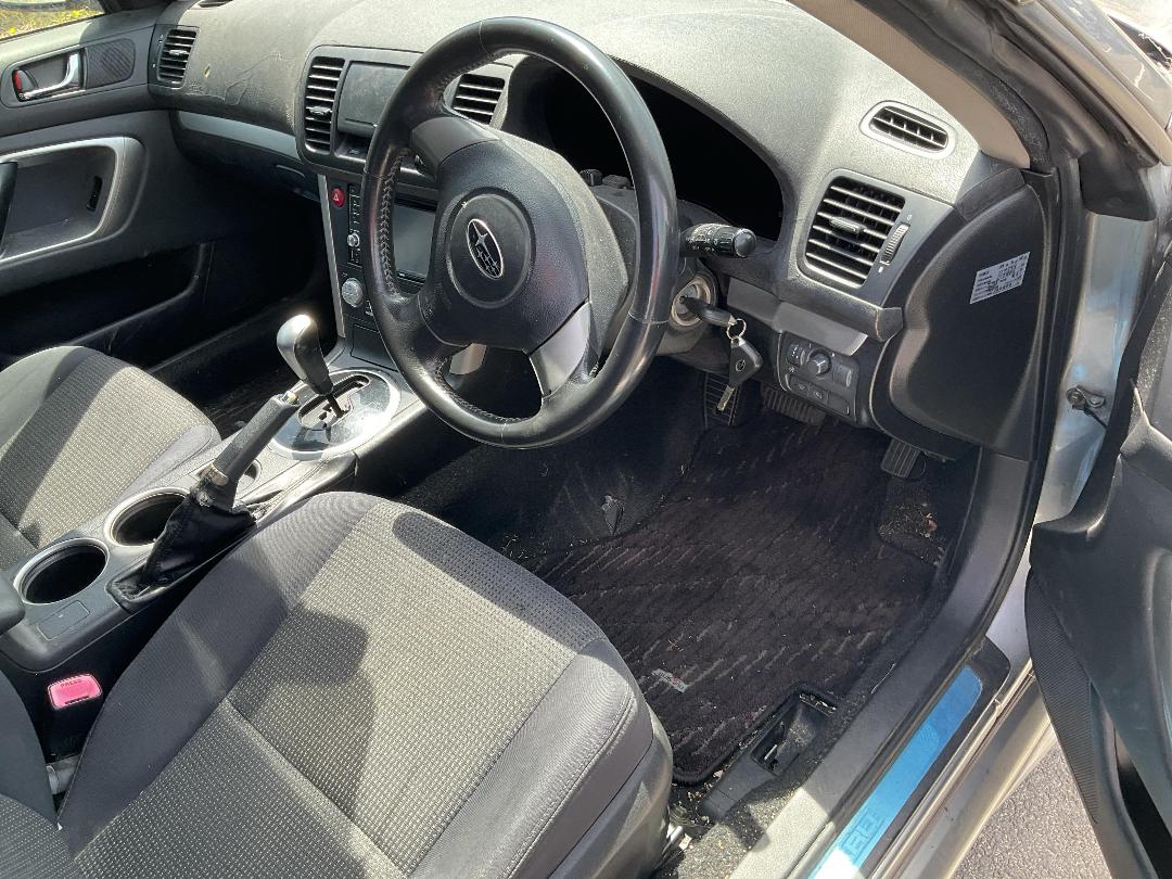 Photo '10' of Subaru Legacy