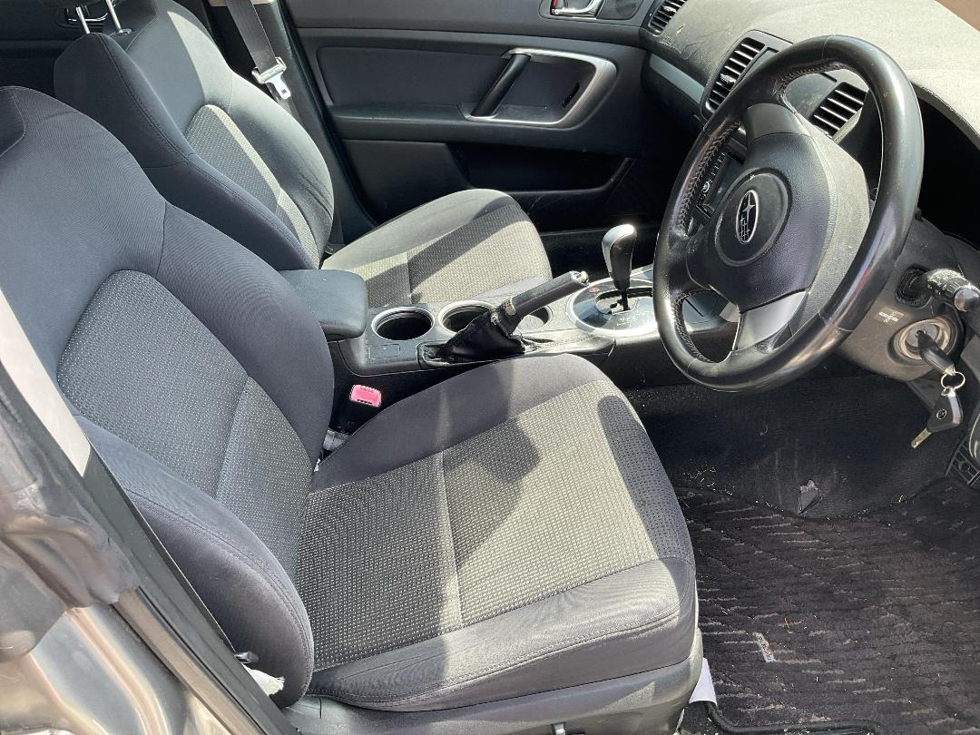 Photo '12' of Subaru Legacy