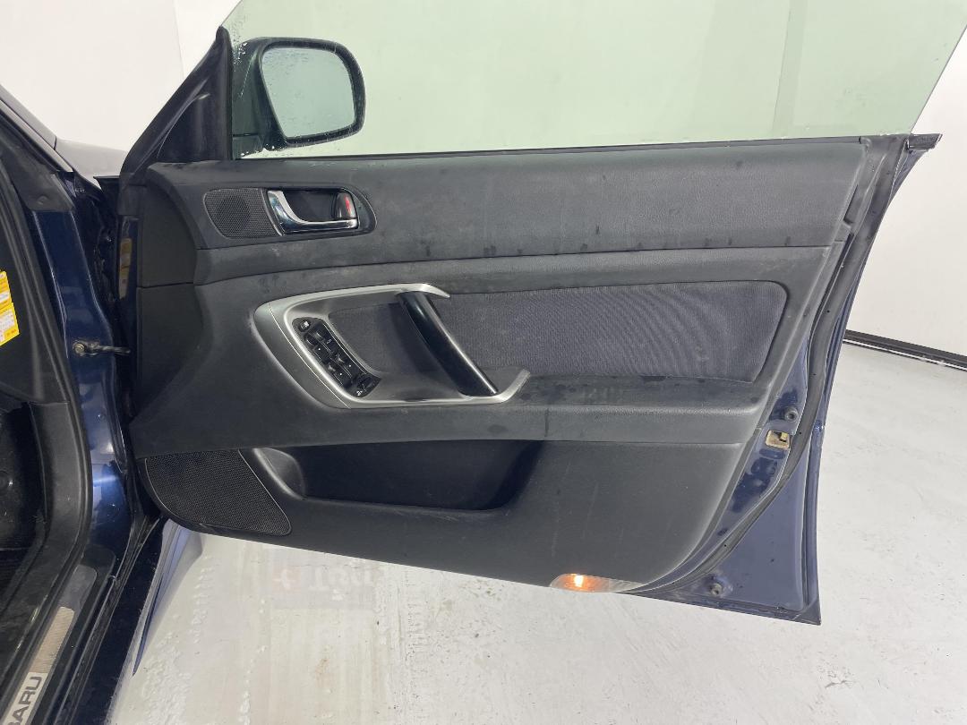 Photo '15' of Subaru Legacy