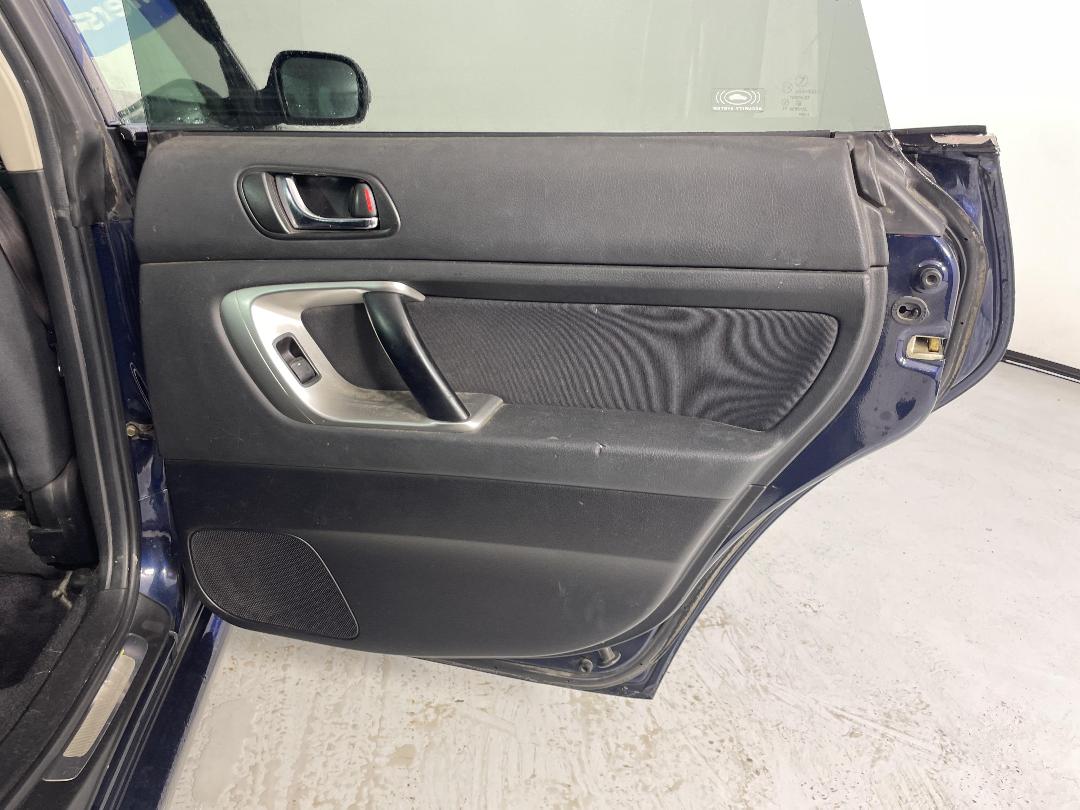 Photo '19' of Subaru Legacy