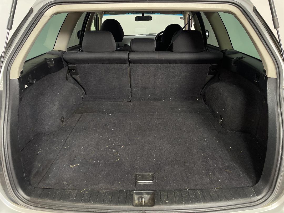 Photo '14' of Subaru Legacy