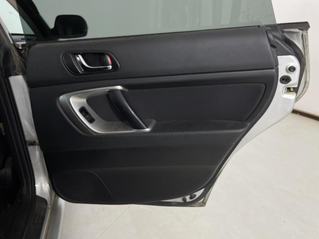 Photo '19' of Subaru Legacy