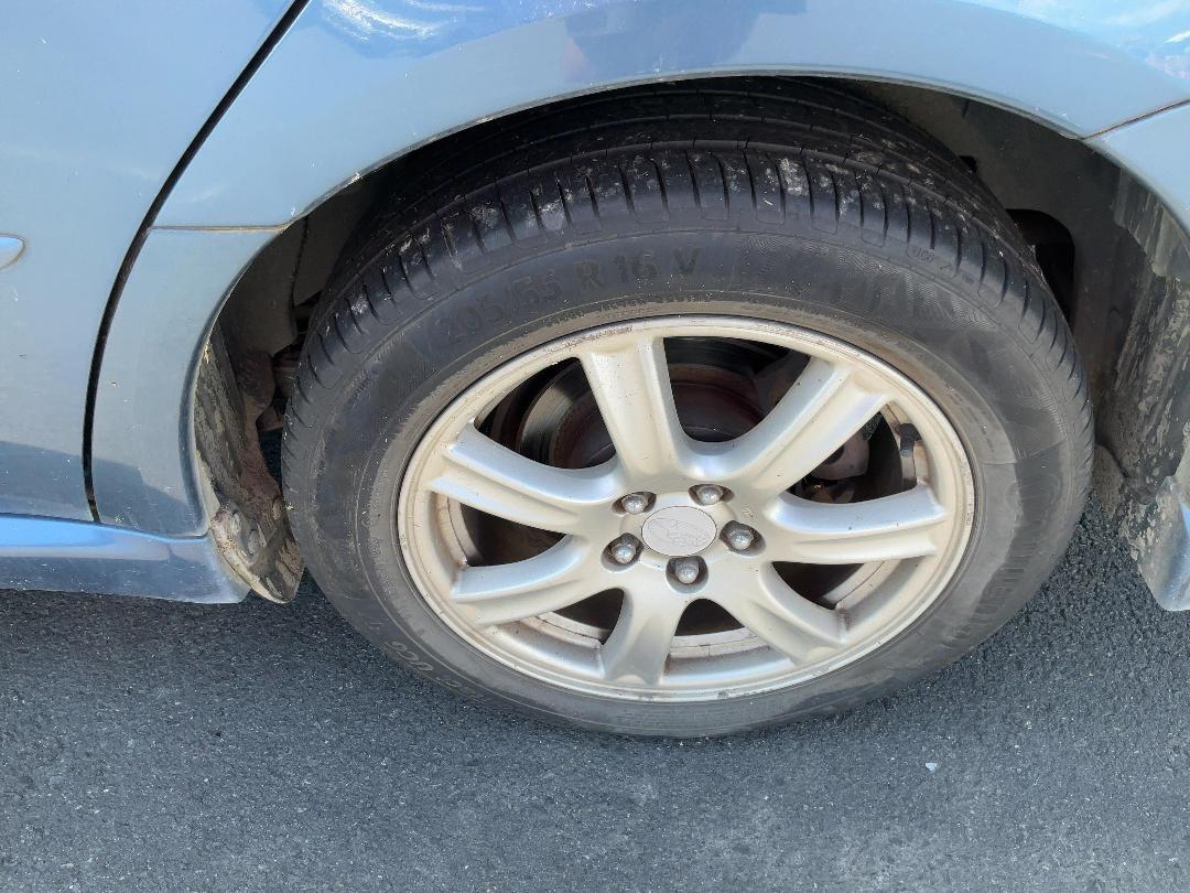 Photo '11' of Subaru Legacy