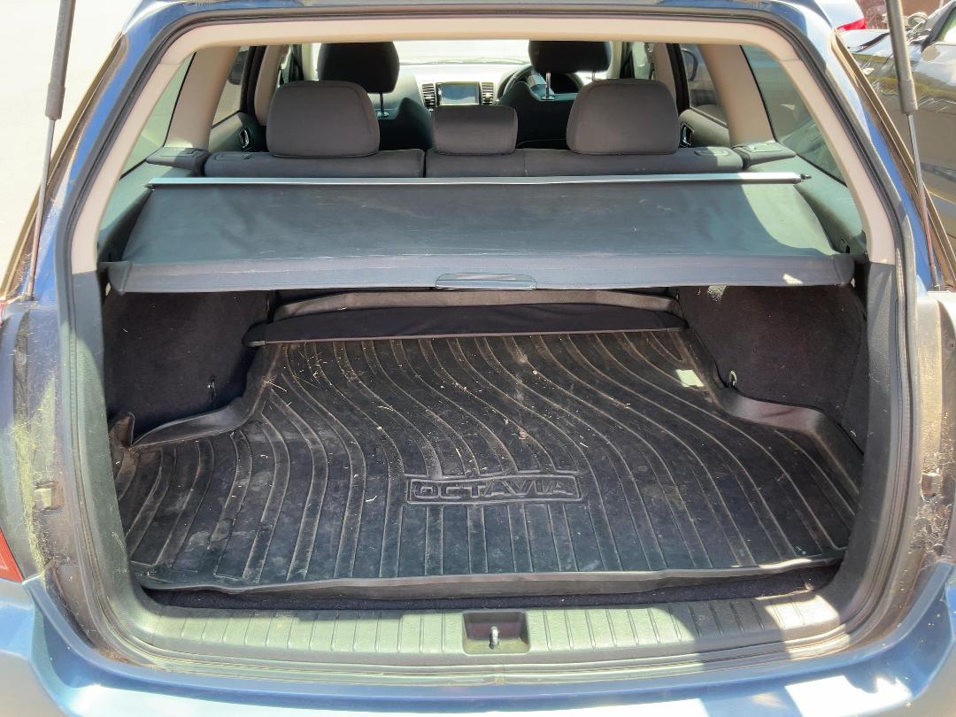 Photo '17' of Subaru Legacy