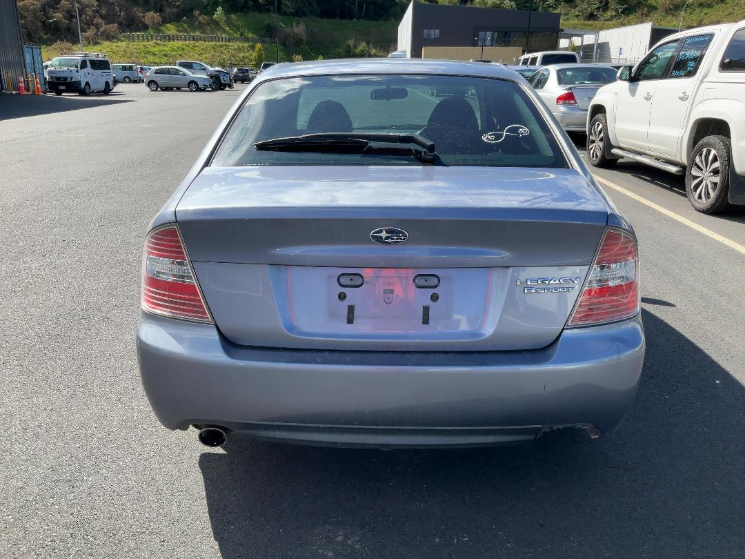 Photo '6' of Subaru Legacy