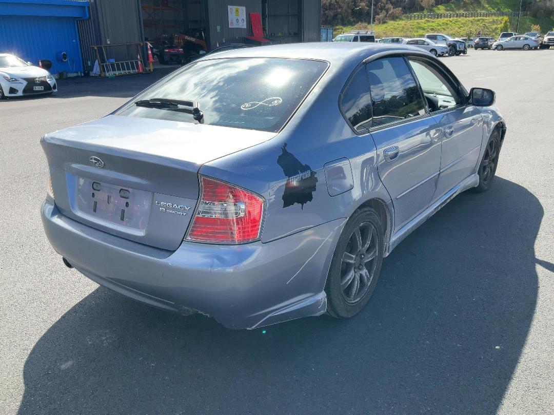 Photo '7' of Subaru Legacy