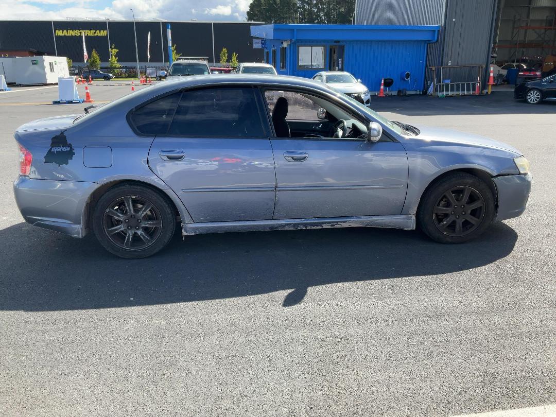 Photo '8' of Subaru Legacy