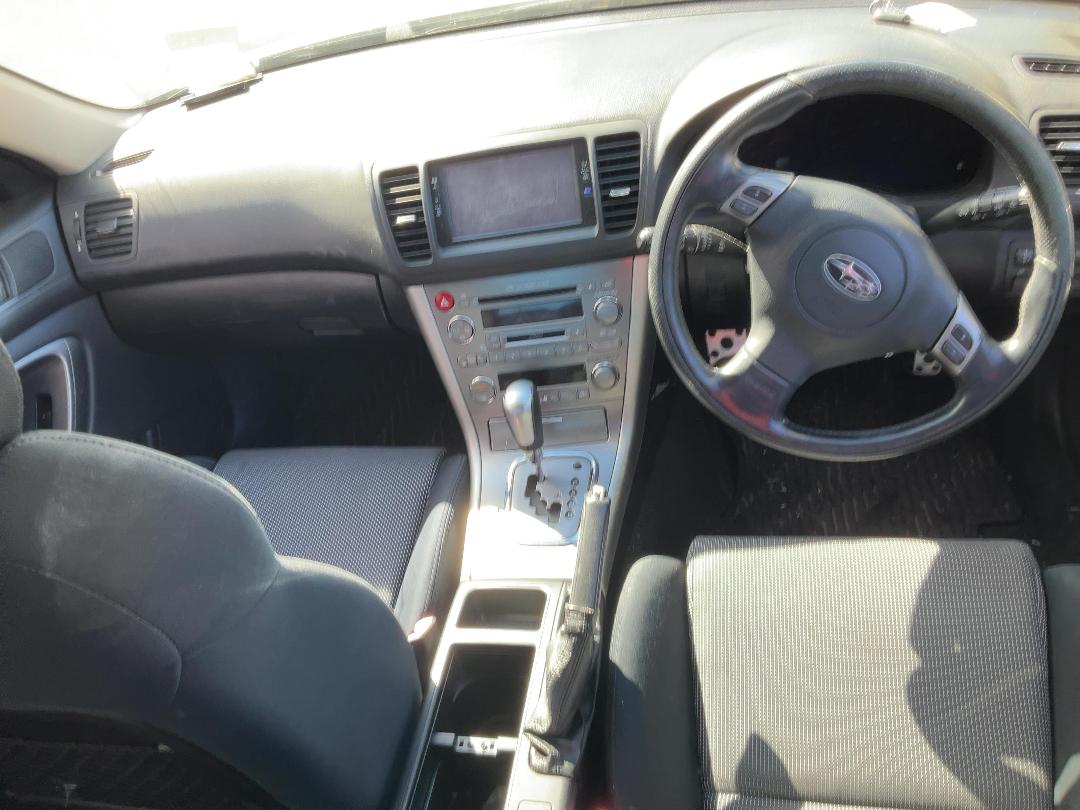 Photo '11' of Subaru Legacy