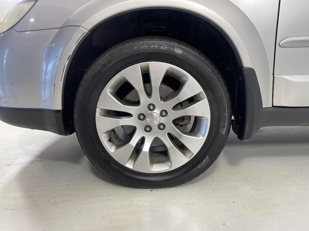 Photo '10' of Subaru Legacy Photo '10' of Subaru Legacy