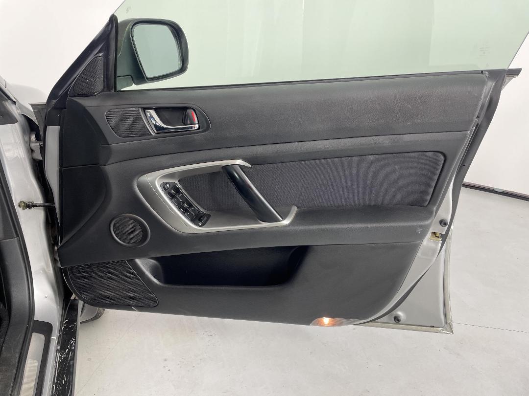 Photo '15' of Subaru Legacy Photo '15' of Subaru Legacy