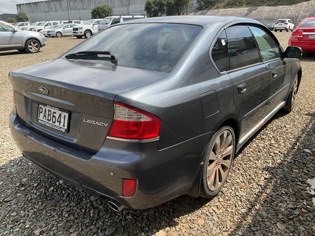 Photo '4' of Subaru Legacy