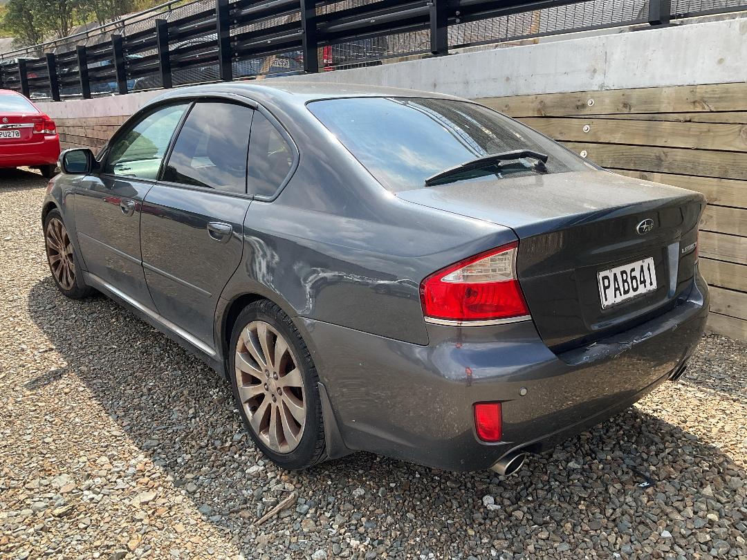 Photo '6' of Subaru Legacy