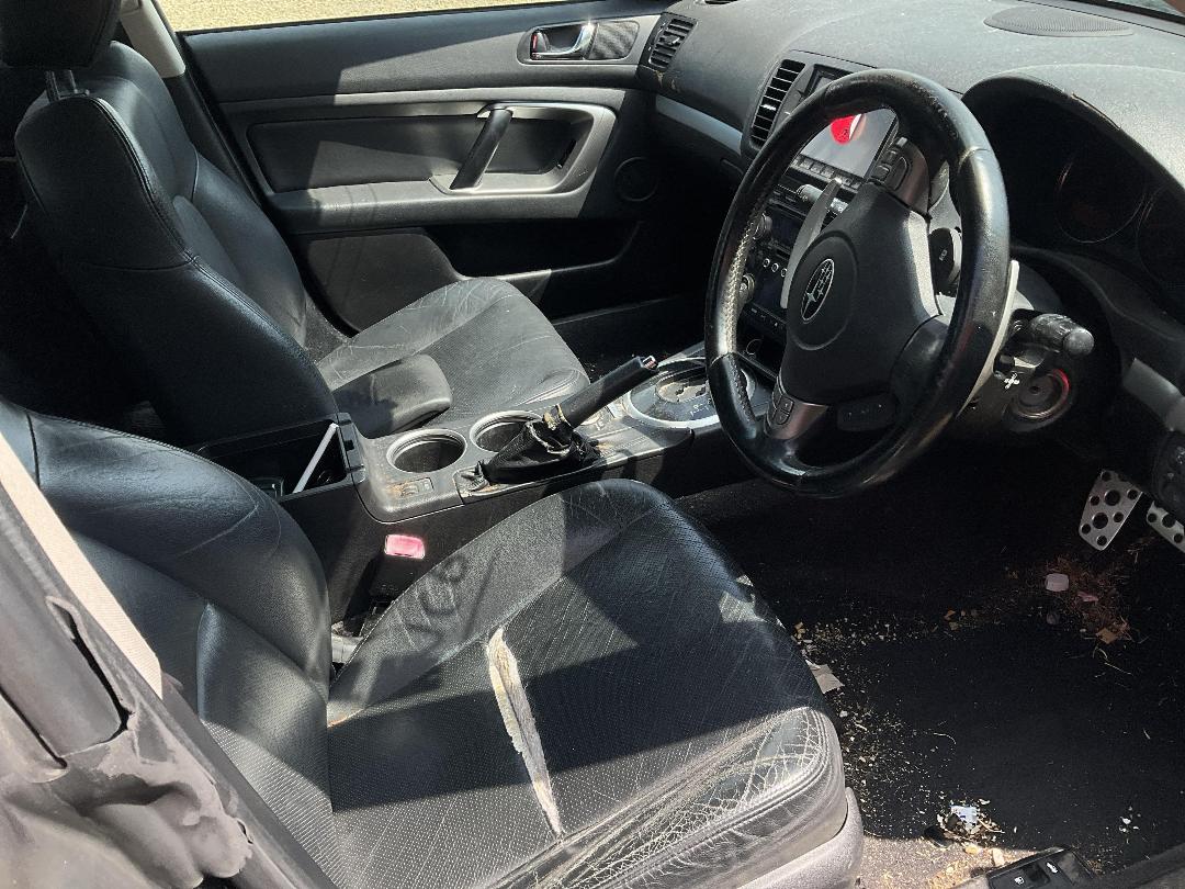 Photo '8' of Subaru Legacy