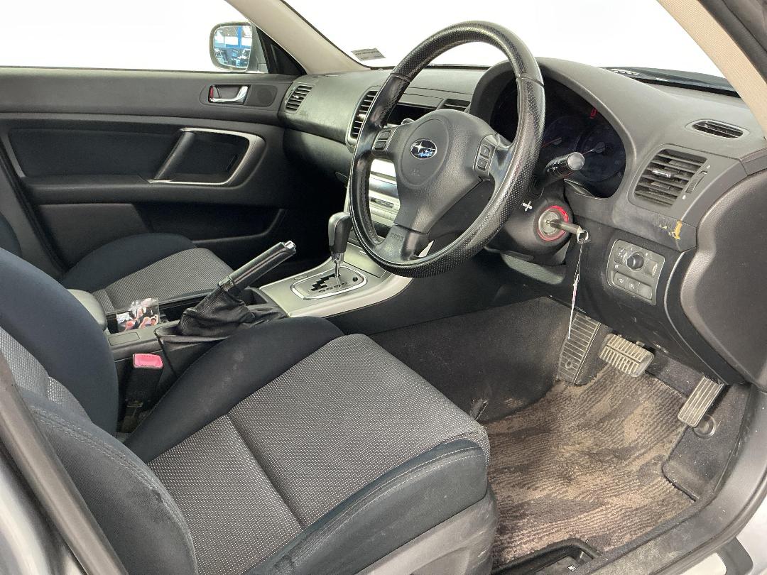 Photo '16' of Subaru Legacy Photo '16' of Subaru Legacy