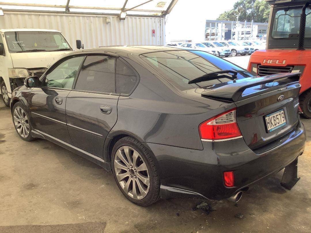 Photo '4' of Subaru Legacy