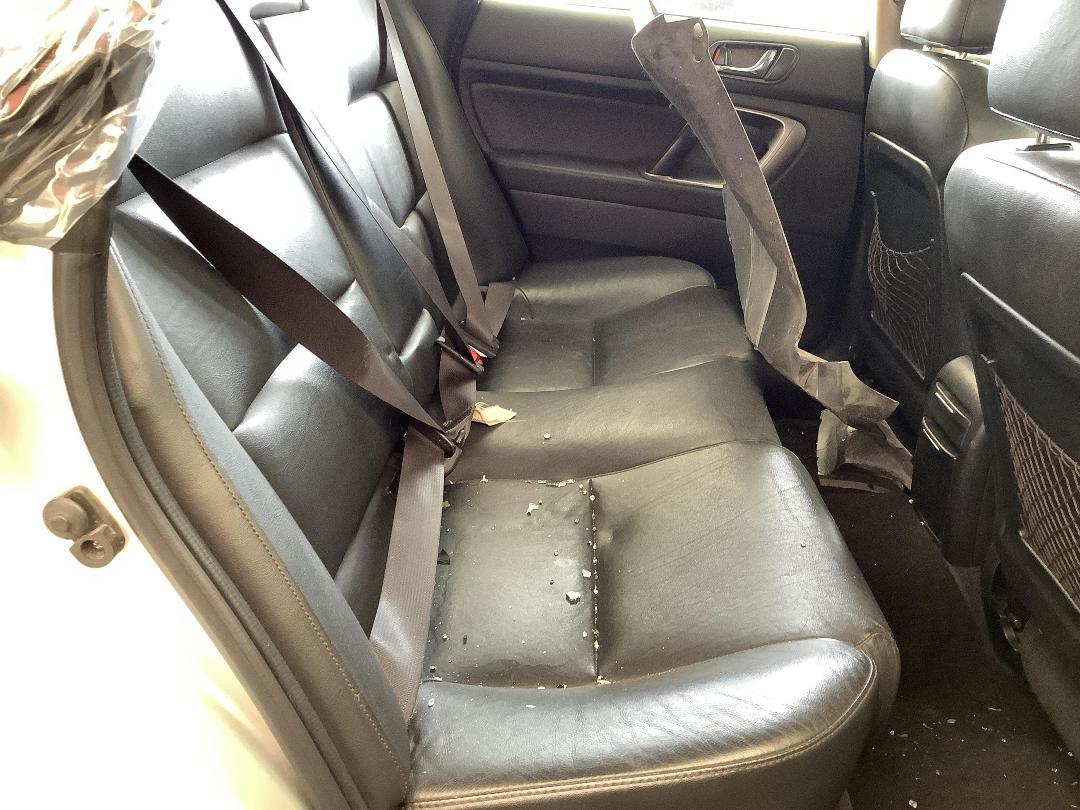 Photo '10' of Subaru Outback R LTD