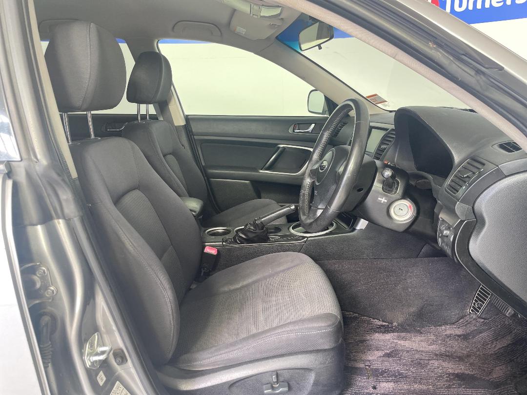 Photo '16' of Subaru Outback Photo '16' of Subaru Outback