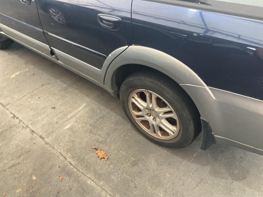 Photo '12' of Subaru Outback I