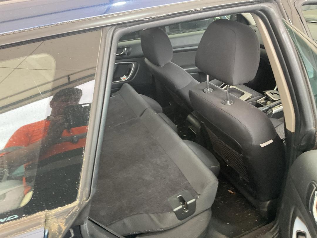 Photo '24' of Subaru Outback I