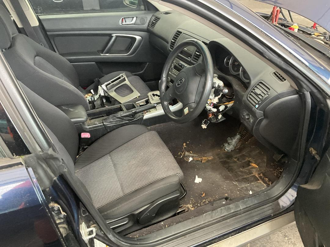 Photo '23' of Subaru Outback I