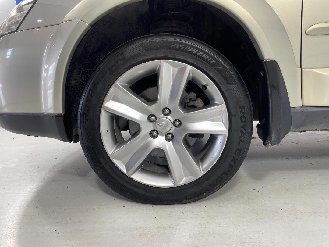 Photo '10' of Subaru Outback