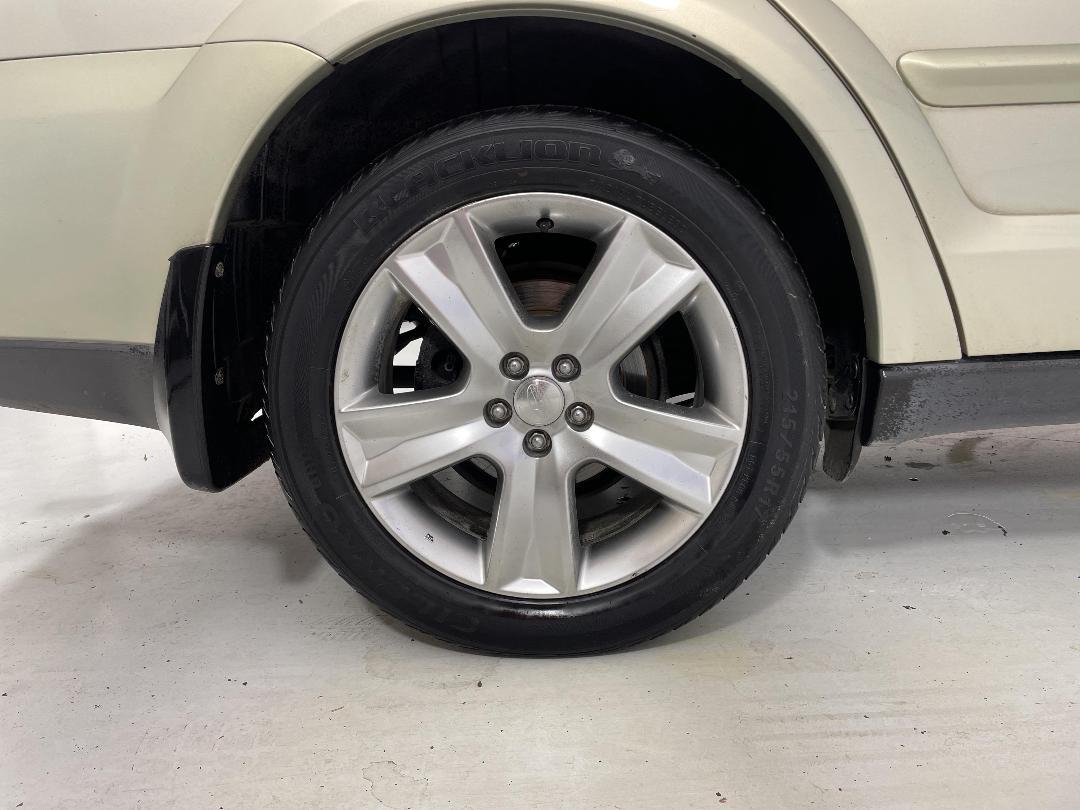 Photo '12' of Subaru Outback