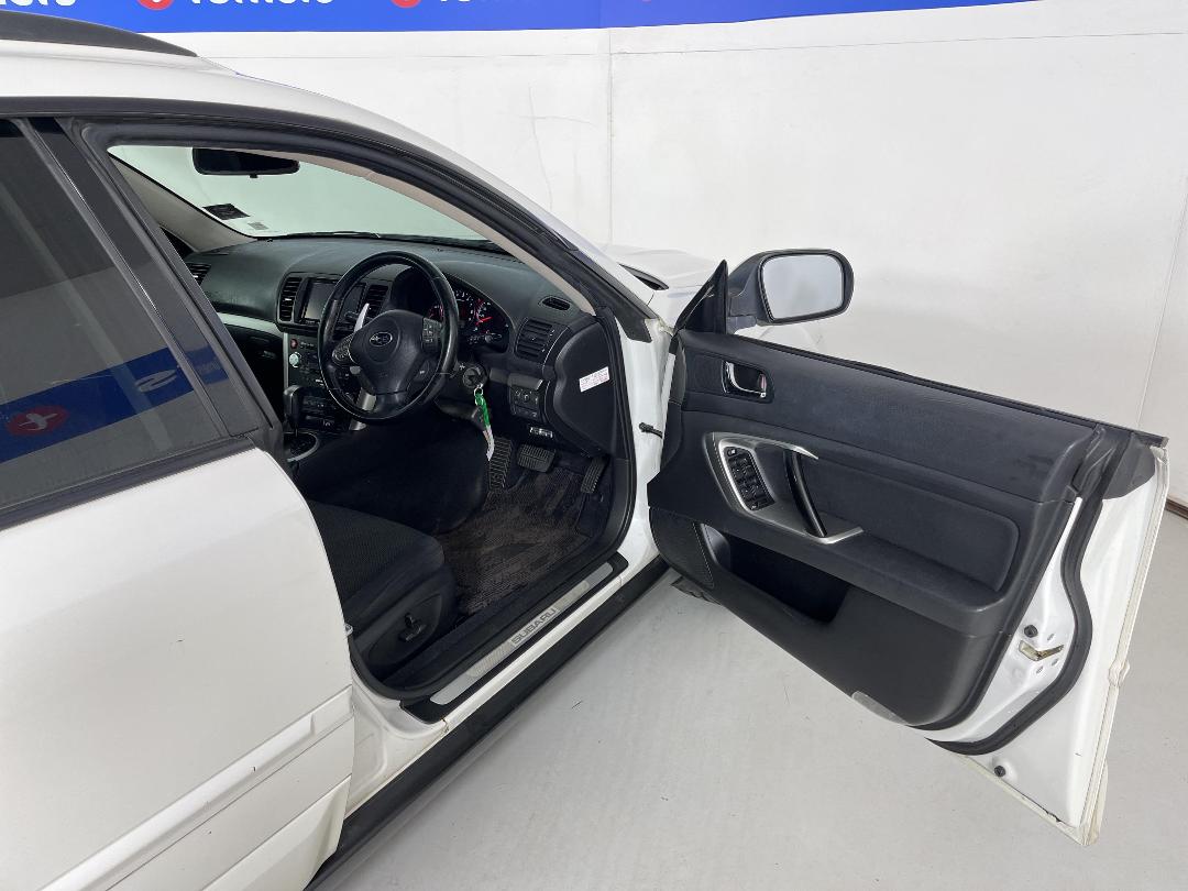 Photo '15' of Subaru Outback