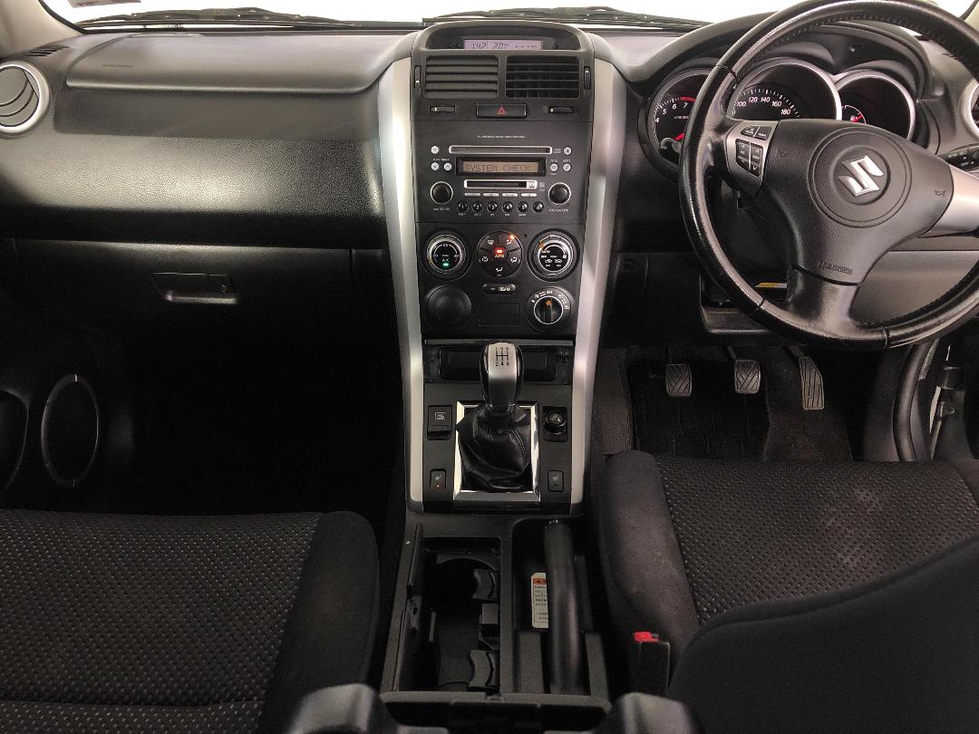 Photo '17' of Suzuki Escudo Photo '17' of Suzuki Escudo