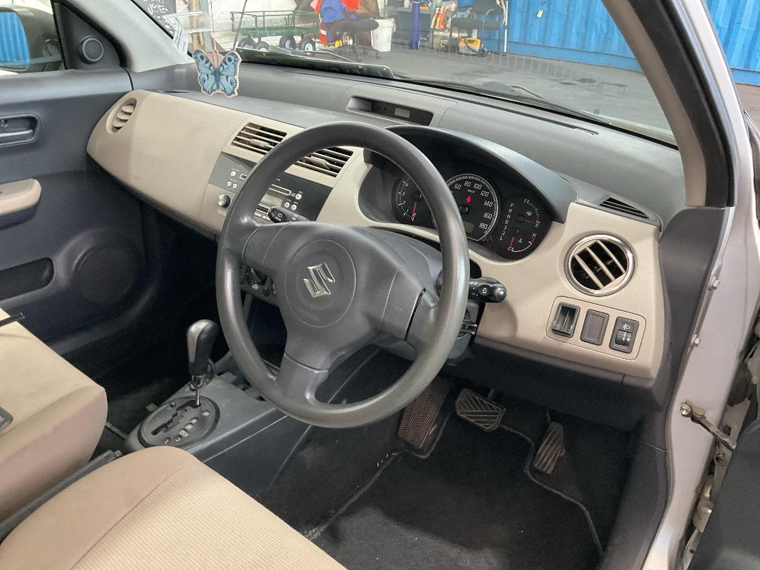 Photo '20' of Suzuki Swift