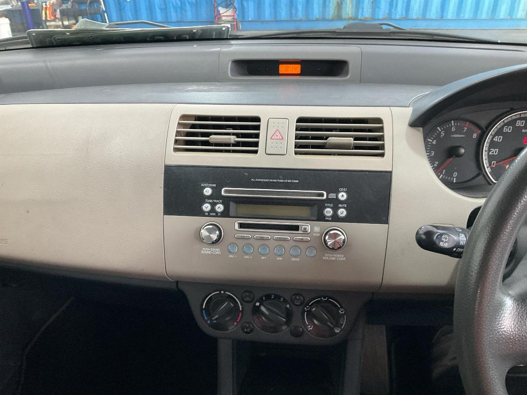 Photo '22' of Suzuki Swift