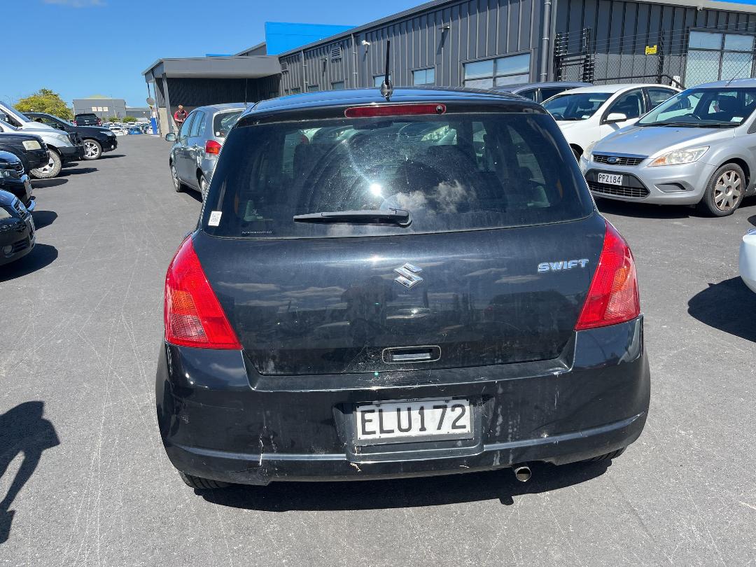 Photo '5' of Suzuki Swift